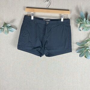 H&M > Black Cuffed Shorts 4